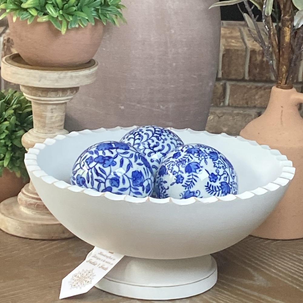 NEW! Shabby Chic Cottage Vintage Inspired Distressed White Wood Pedestal Bowl